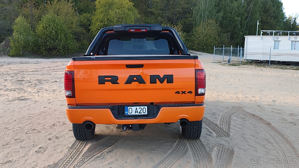 Dodga Ram 1500 5.7 4×4 - 3