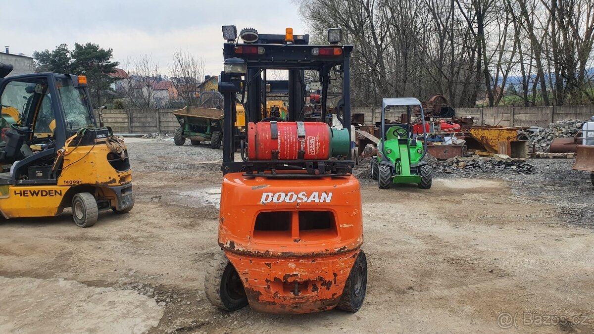 DOOSAN G33P-5 ,R.V.2014 - 3