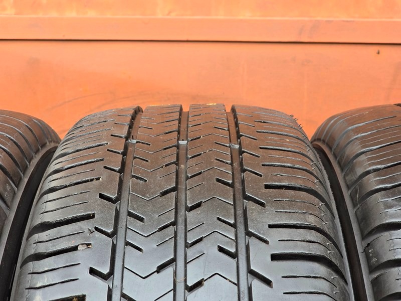 Letní Michelin 215/65/16C - 3