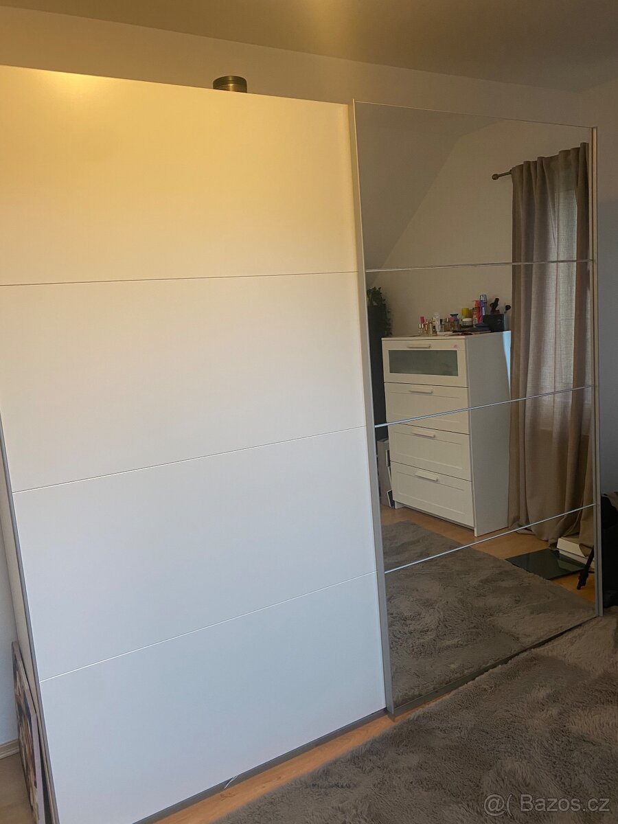 Šatní skříň - 3