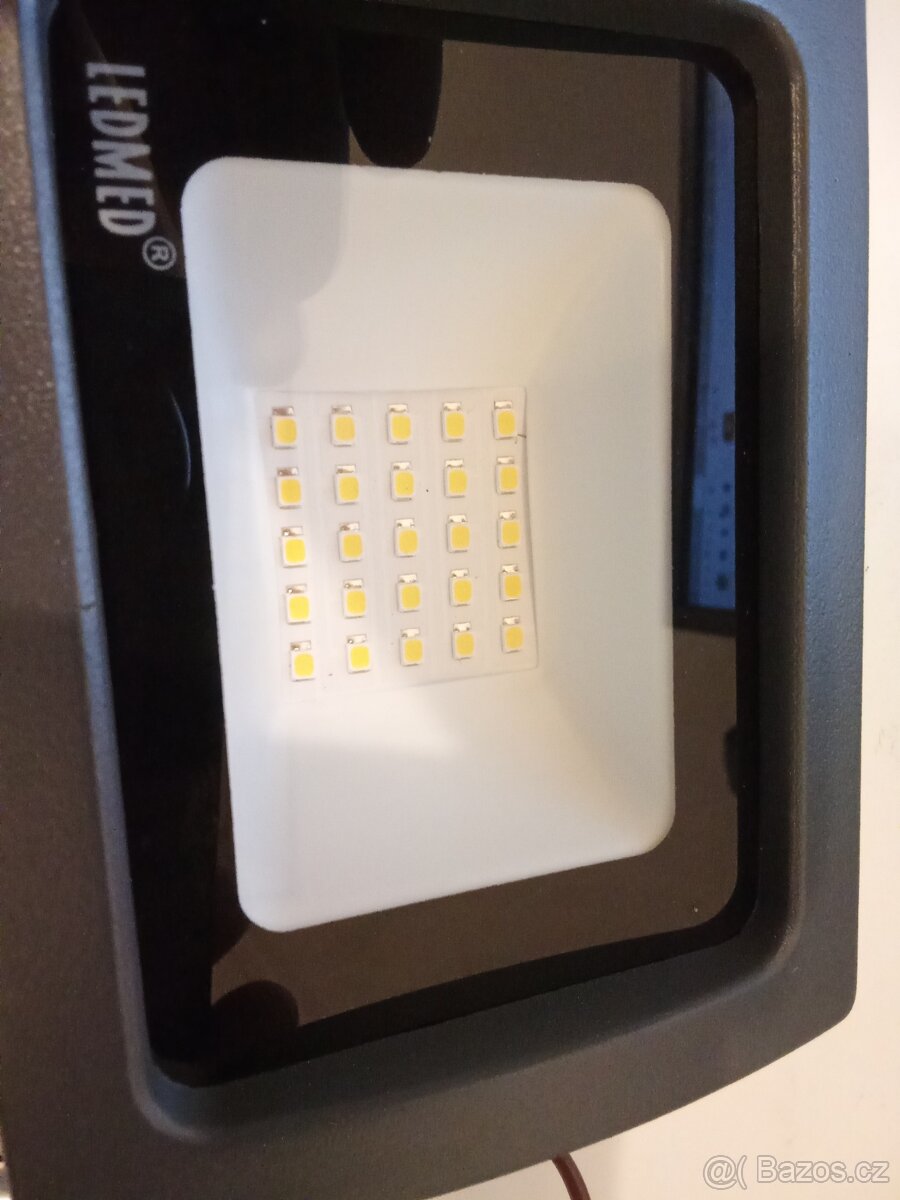 LED reflektor 20W s PIR senzorem - 3