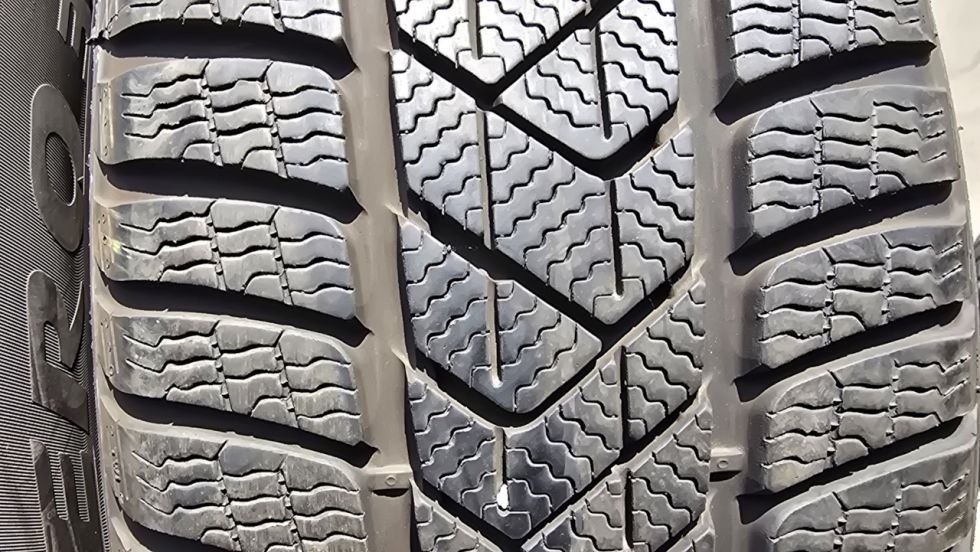 Zimní pneu 225/55/17 Pirelli - 3