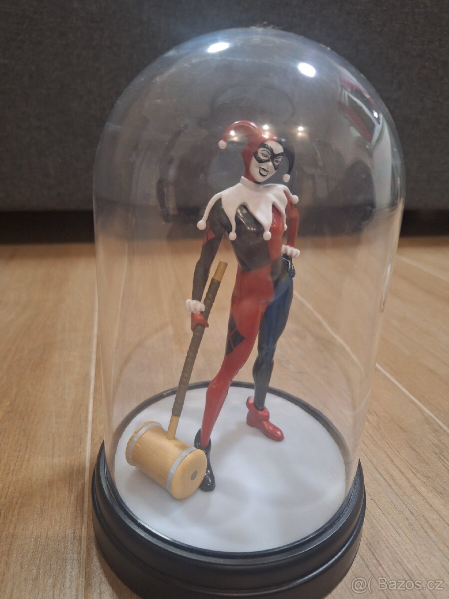 Harley Quinn svítící socha v plastovém displeji - 3