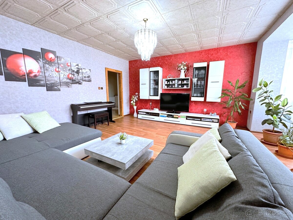 Prodej rodinného domu 213 m² s pozemkem 645 m² - 3