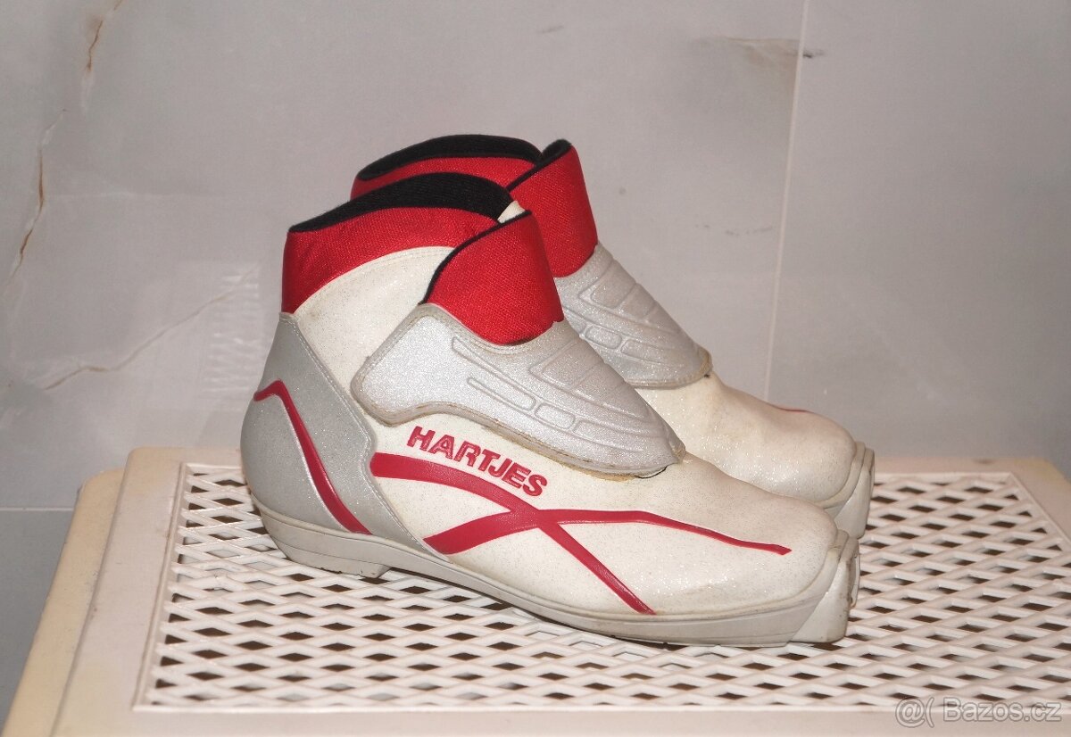 Běžkařský komplet běžky 192 cm + boty 39 + hůlky. - 3