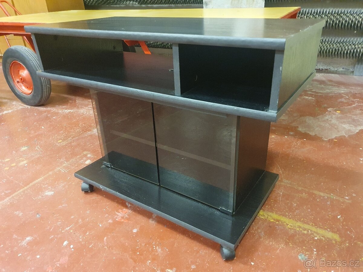 Televizní stolek - 3