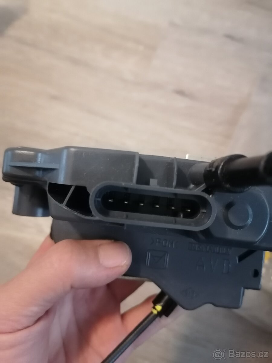 Zámek dveří, koberec III řady. Renault espace IV. - 3