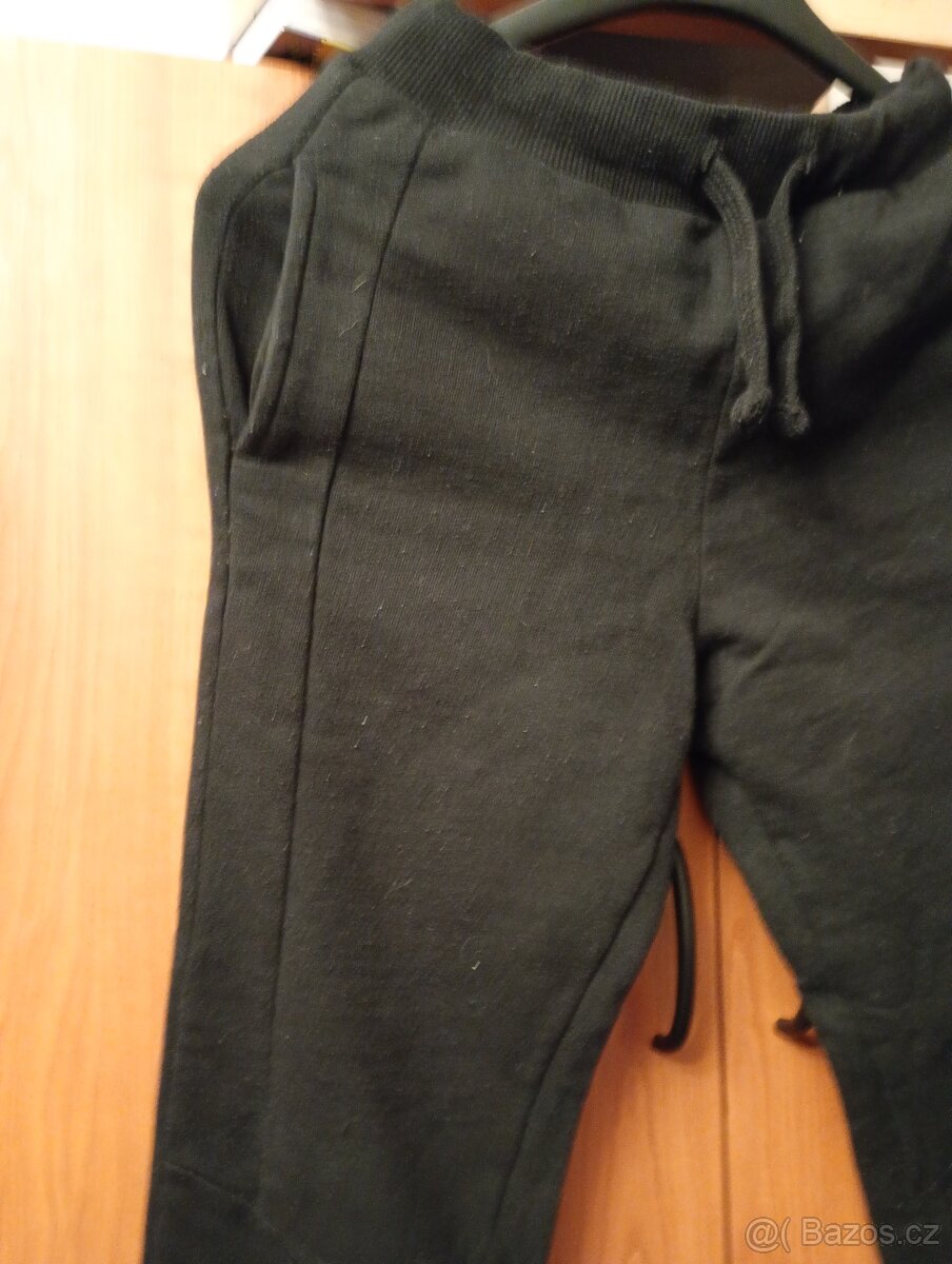 Černé tepláky s kapsama 134/140 Y.F.K. - 3