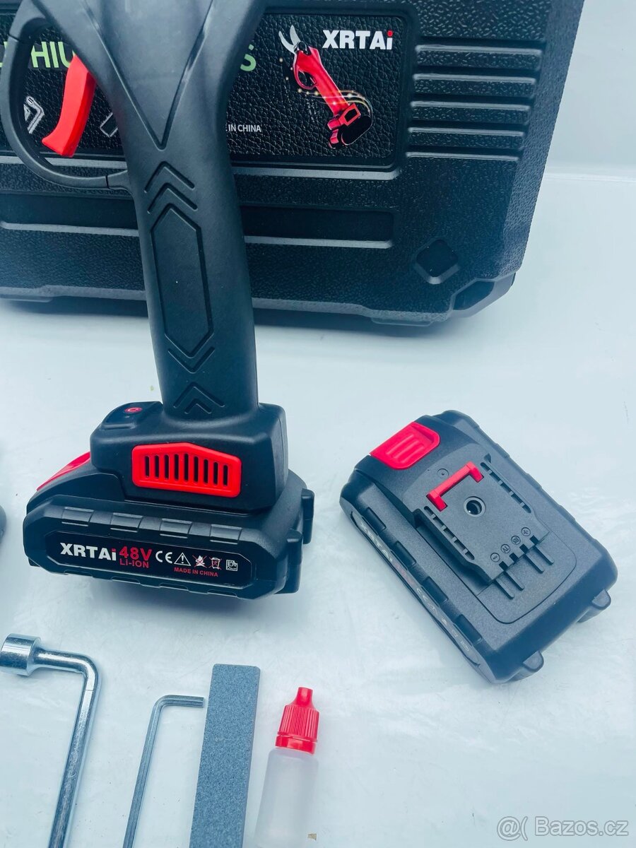 Aku nůžky + 2x baterie - 3