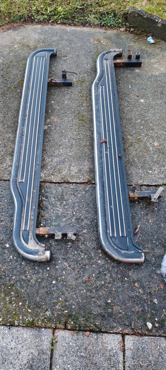 Přední rám a boční nášlapy. - 3