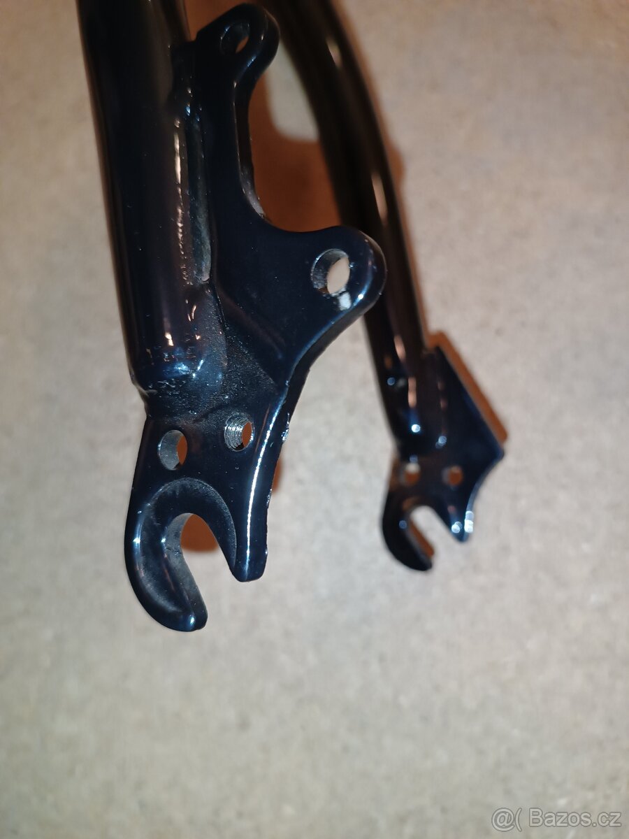 Vidlice pevná černá 26" - 3