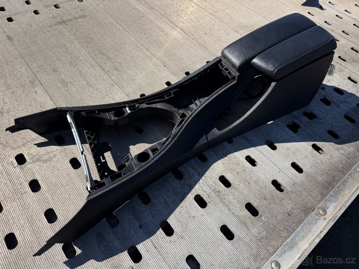 BMW E90/E91 loketní opěrka - 3