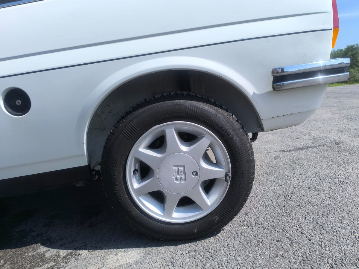 Ford Fiesta Mk.1 - 3