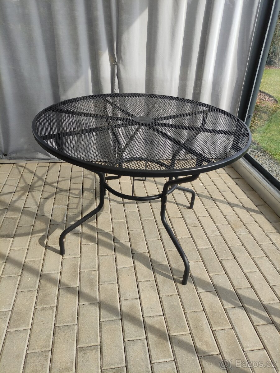 Prodám zahradní stůl kovový - 3