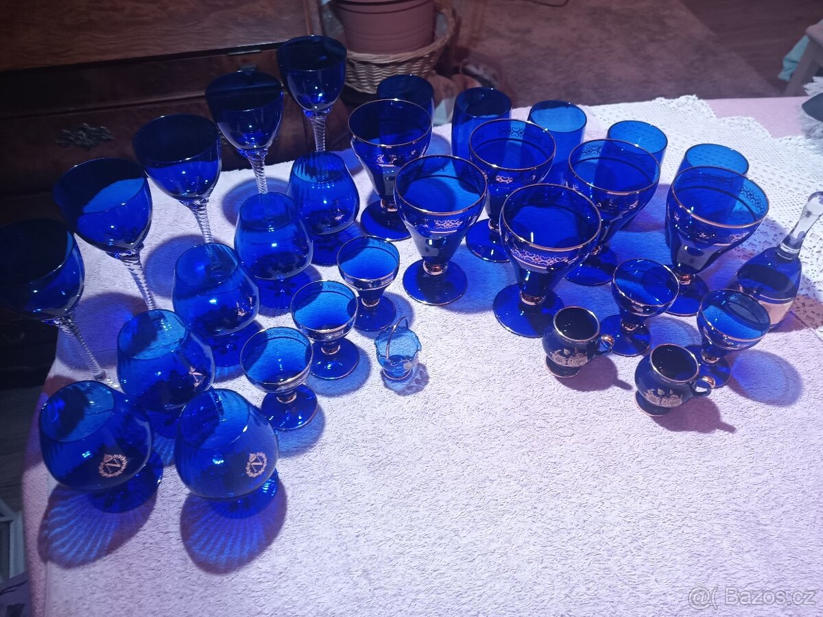 prdám celý set z kobaltového skla - 3