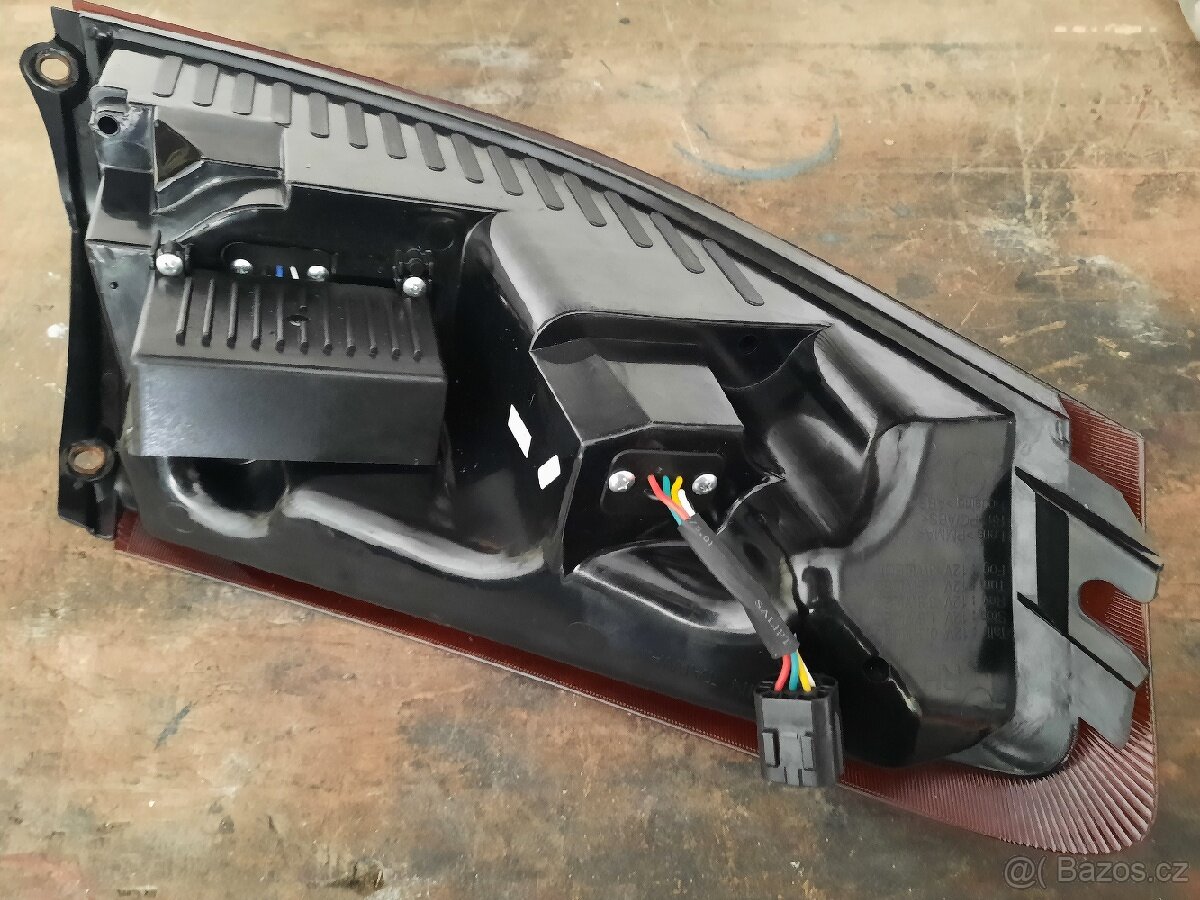 Porsche 911, pravé LED světlo - 3