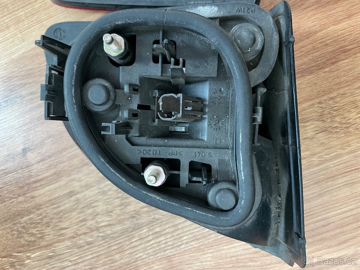 Zadní světla Peugeot 406 - 3