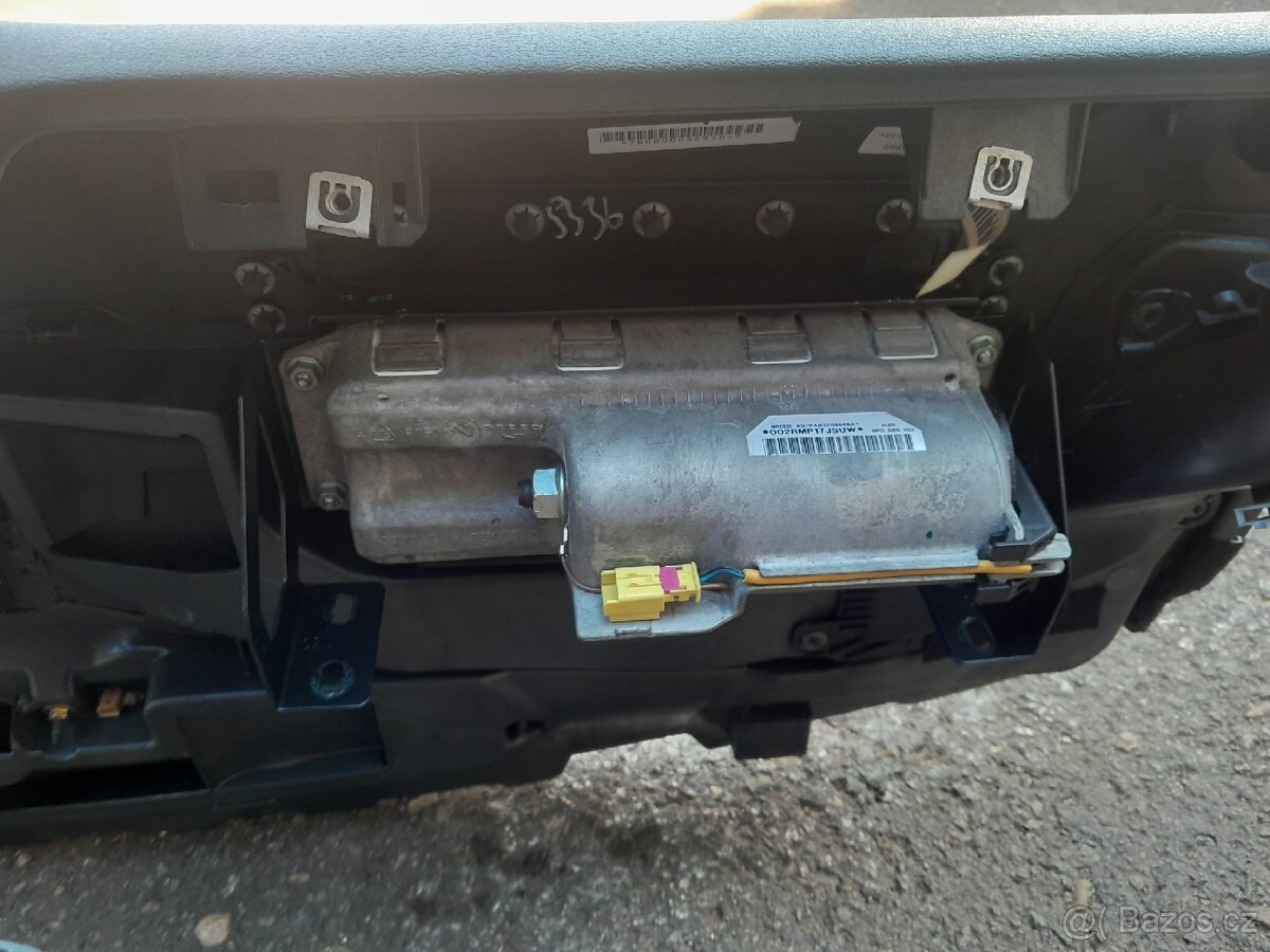 Palubní deska audi a3 8P - 3