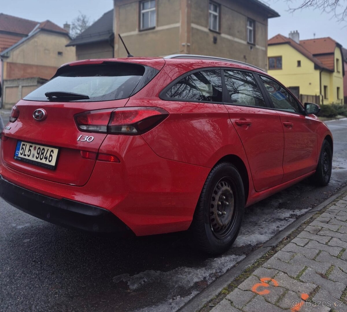 Hyundai i30 1.6 CRDi 81 kW - 3