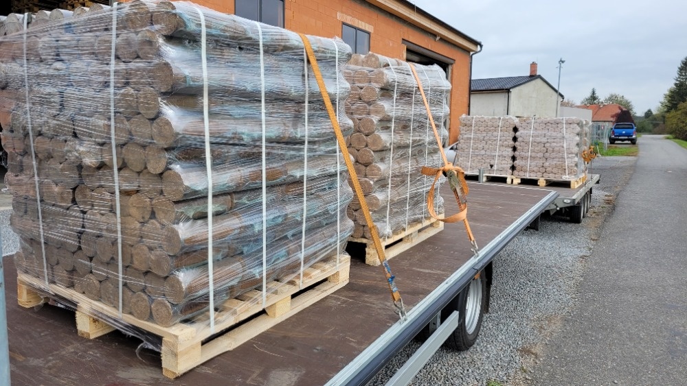 Brikety tvrdé válce dub.7.9kč.Pelety.podzim akce.dop.zdarma - 3