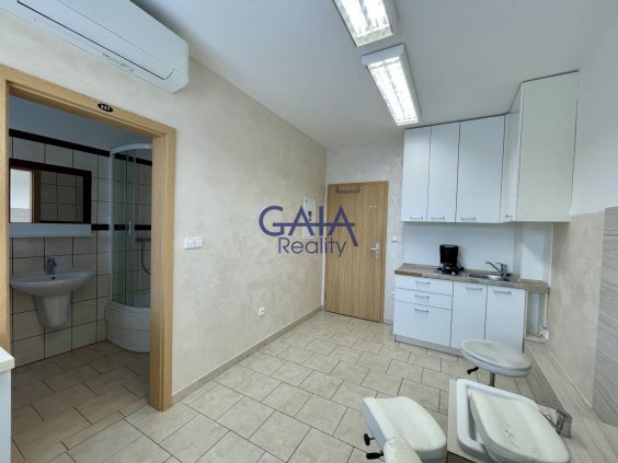 Hodonín - Prostory k pronájmu pro poskytování služeb - 14m2 - 3