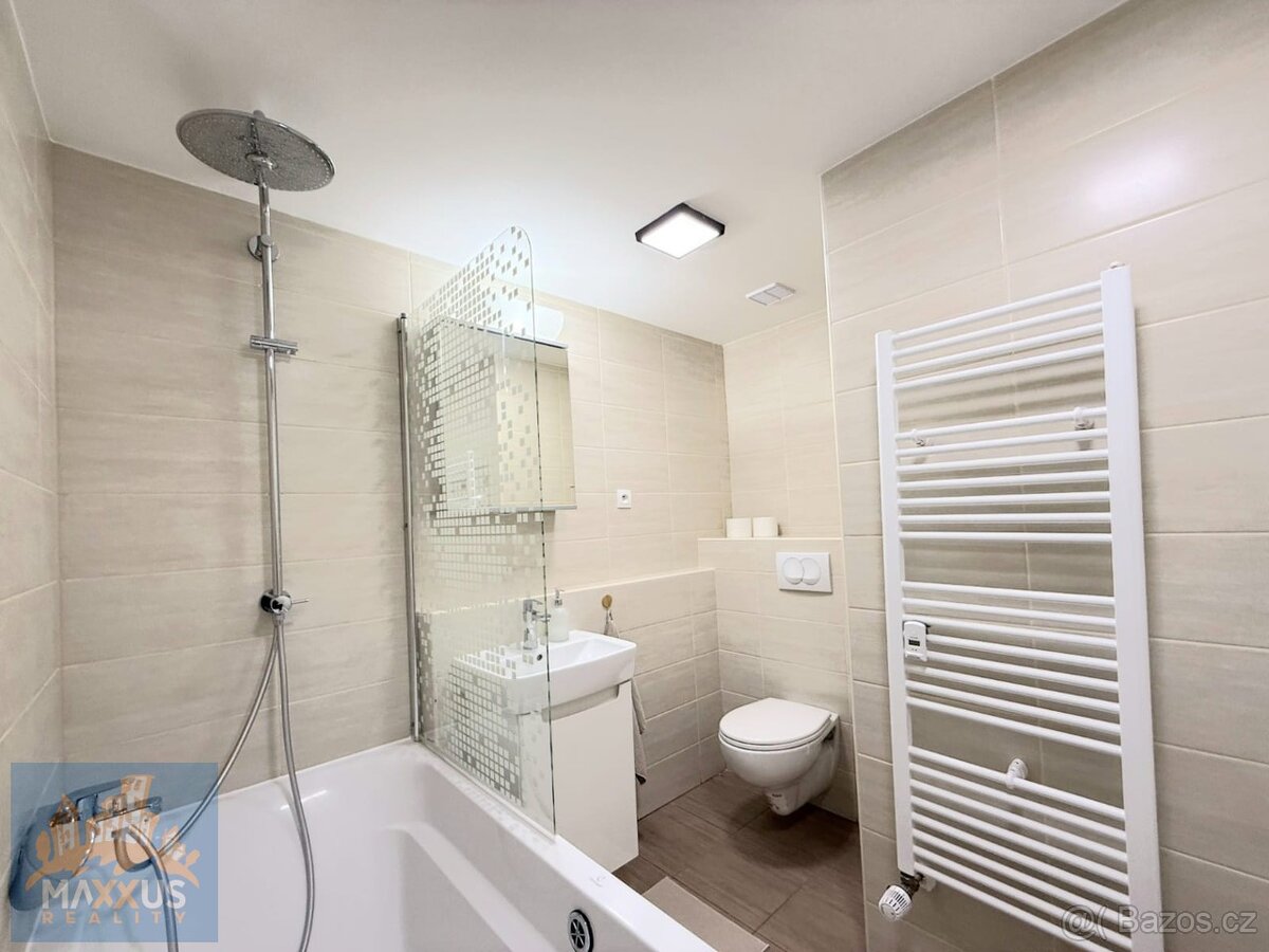 Prodej zrekonstruovaného bytu 2+kk (43 m2) s lodžií a garážo - 3