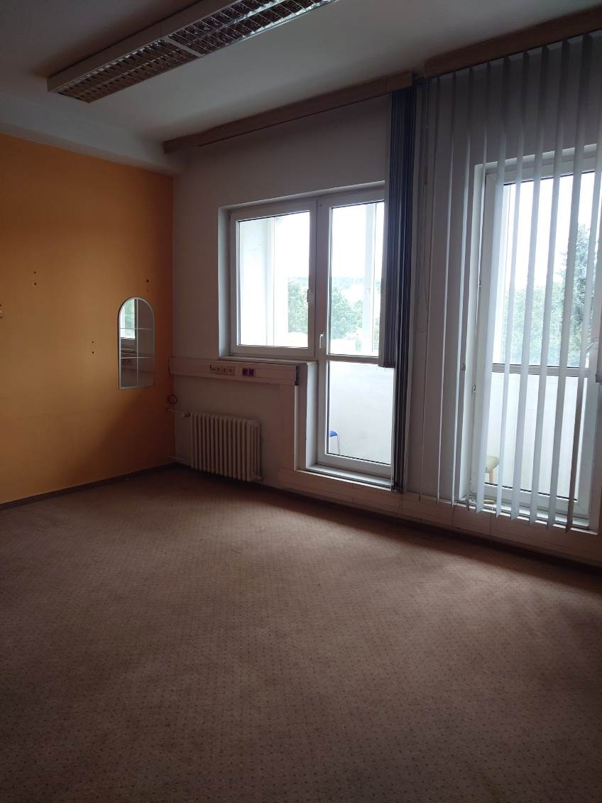 Pronájem kanceláří a skladů Praha 5 - 3