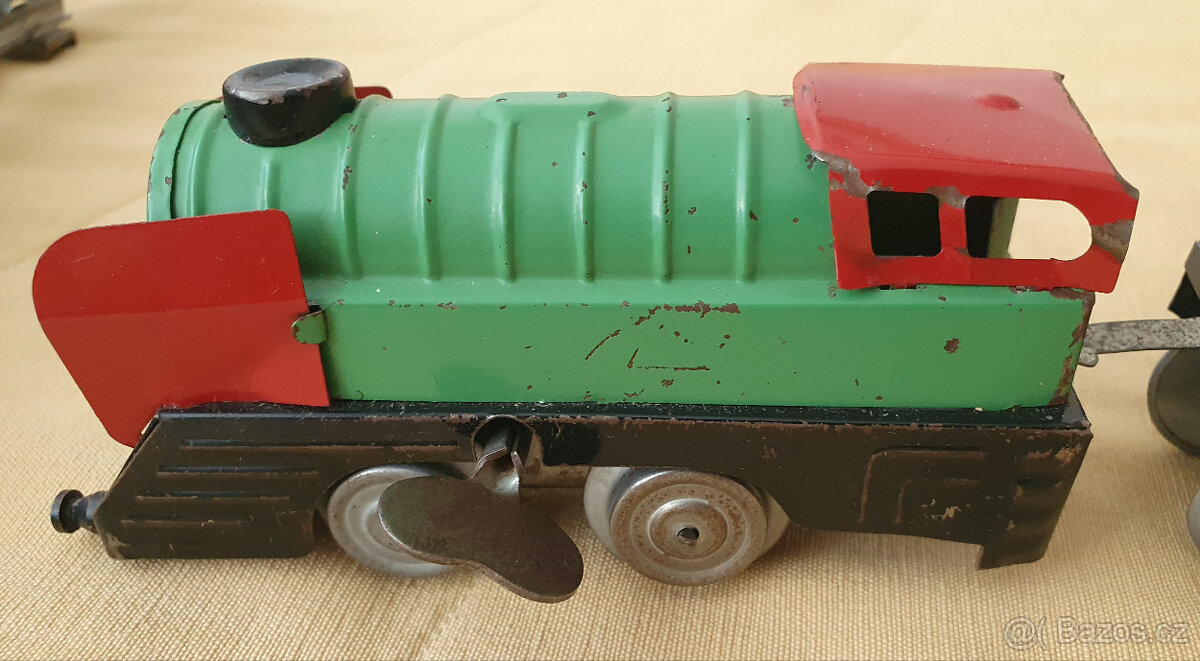Plechový vlak IGRA s kolejemi 60 let starý - 3