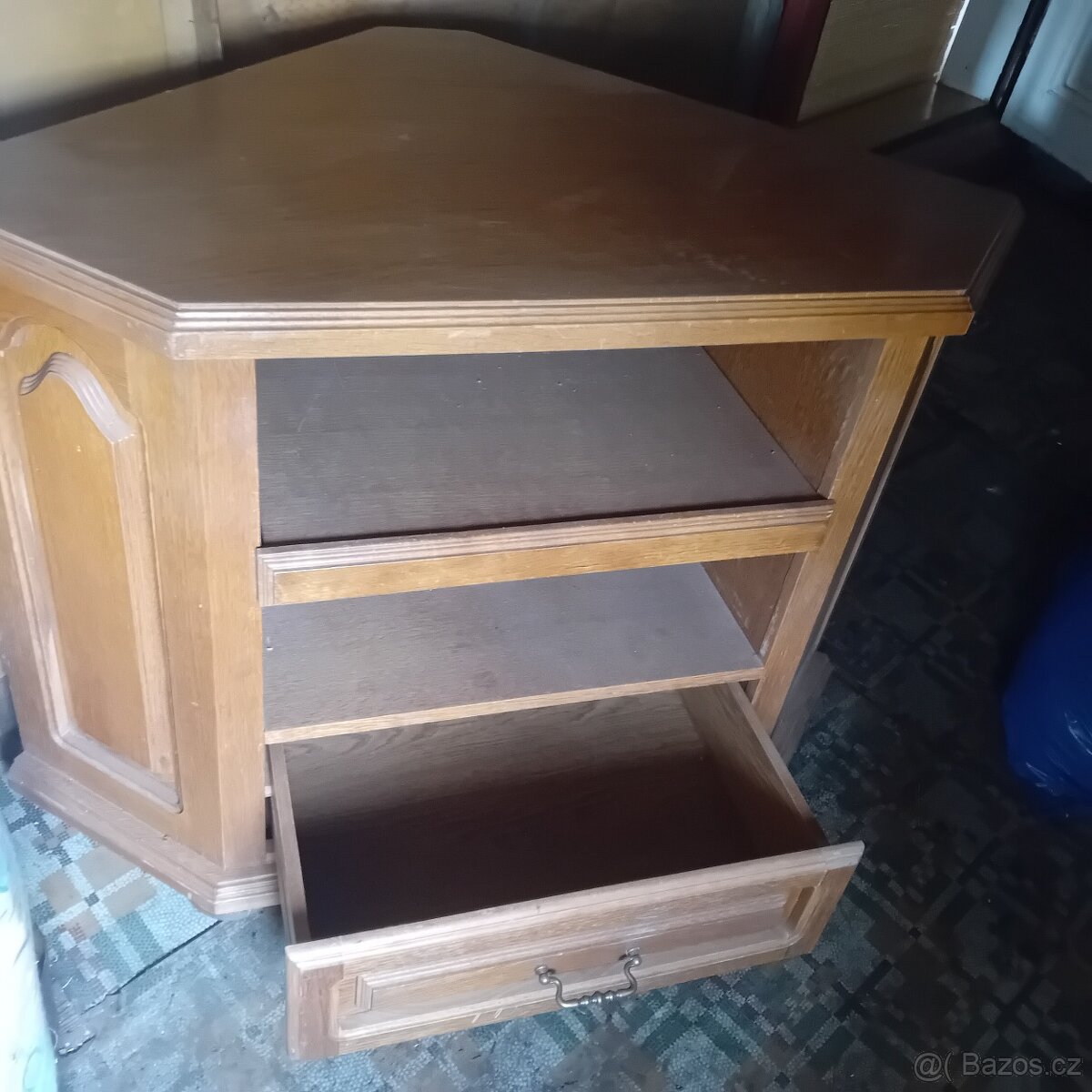 Rohový stolek, stolek pod tv - 3