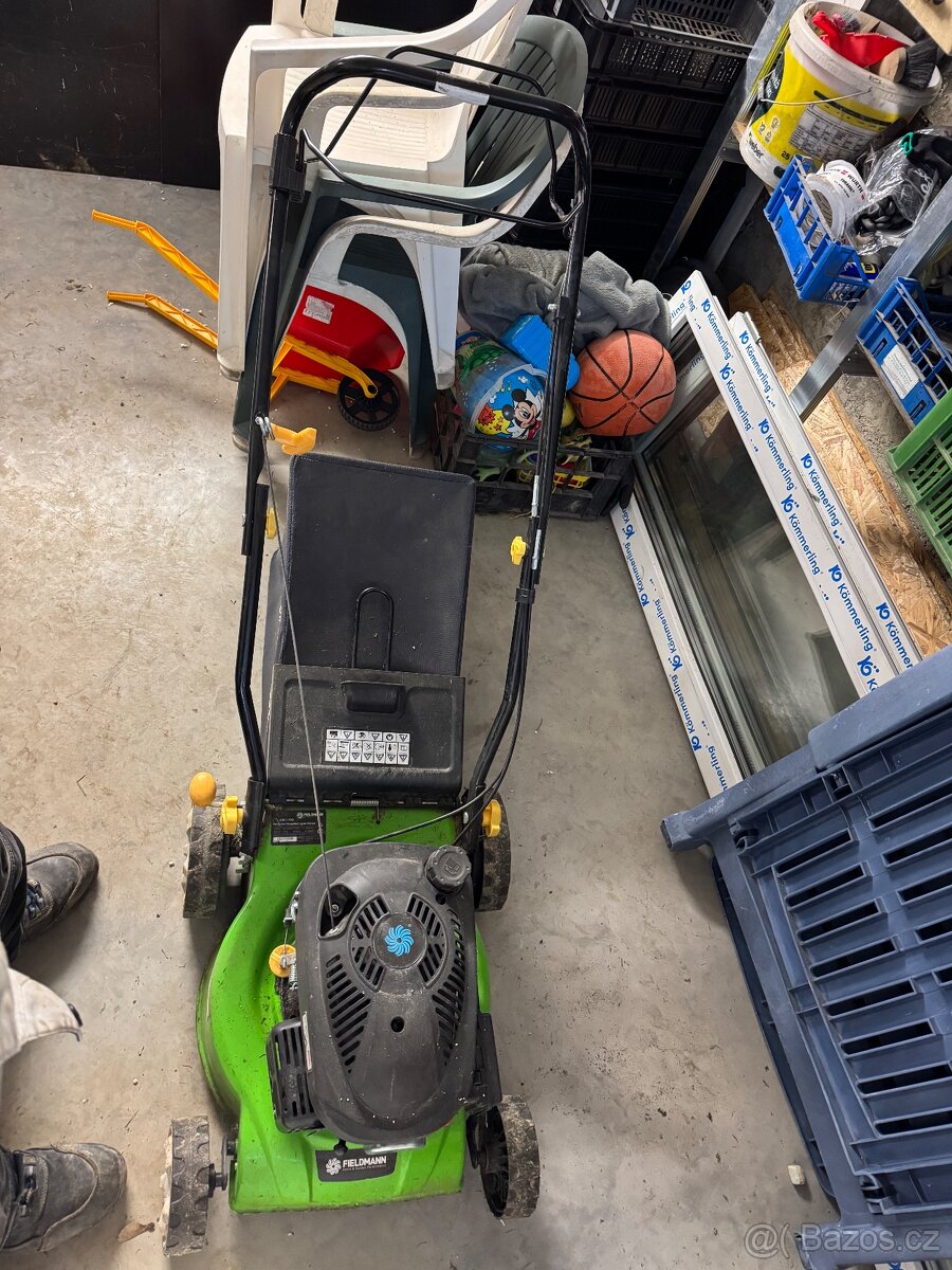 Benzinova sekačka s pojezdem - 3