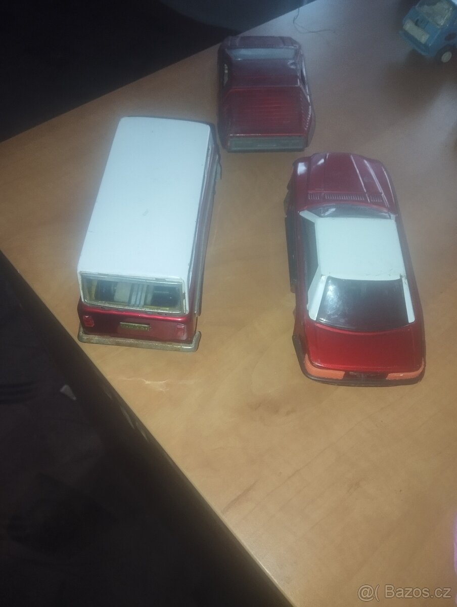 Staré hračky plechové auta - 3