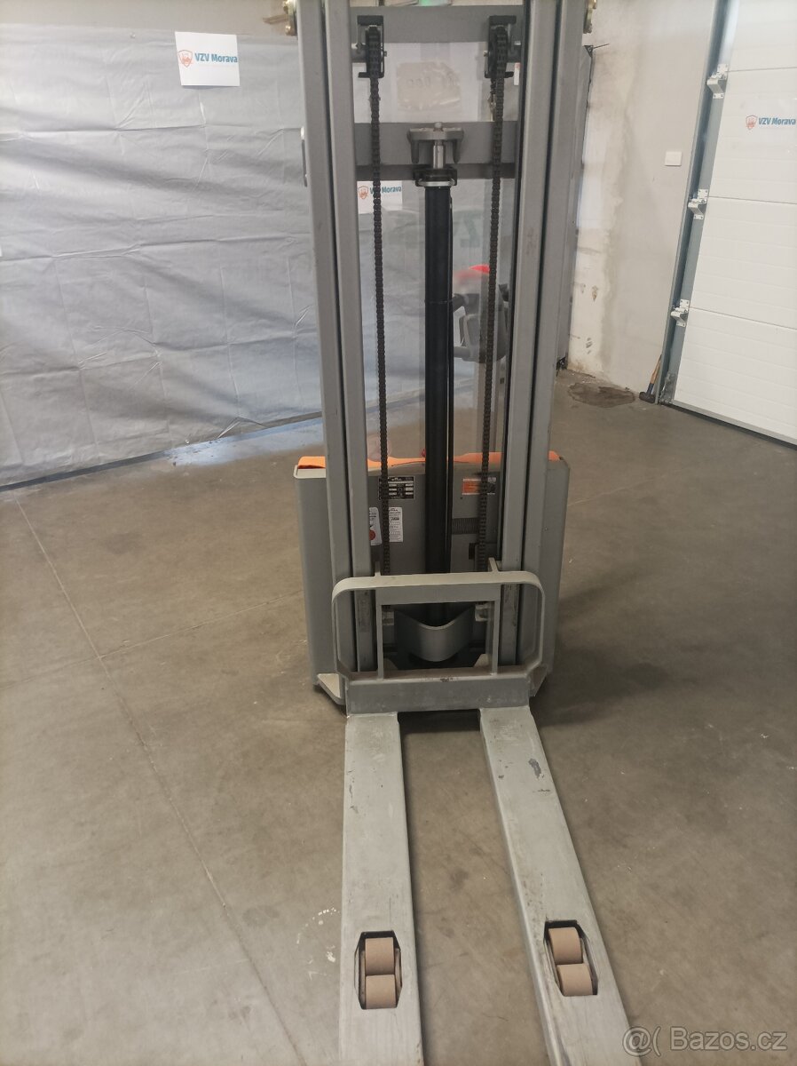 Prodám nízkozdvižný elektrický vozík Still cv10 - 3