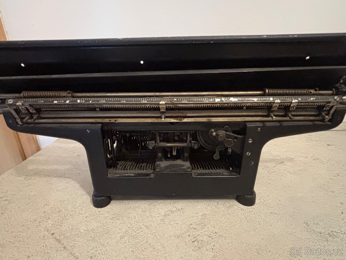 Underwood psací stroj - 3