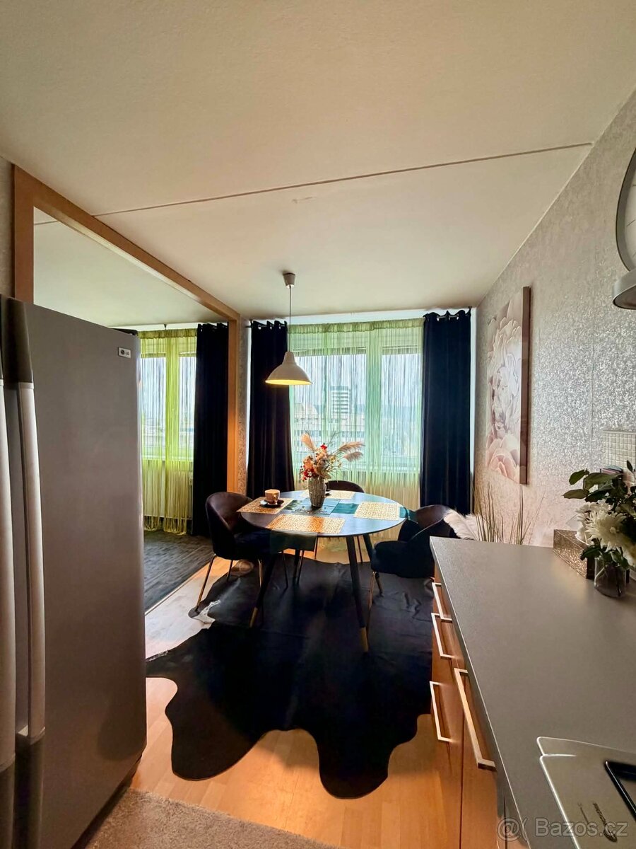 Prodej bytu 3+1 v centru města - 3