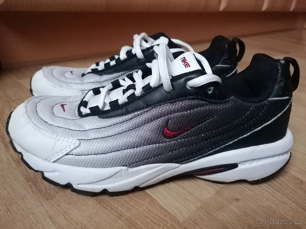 Botasky NIKE - 3