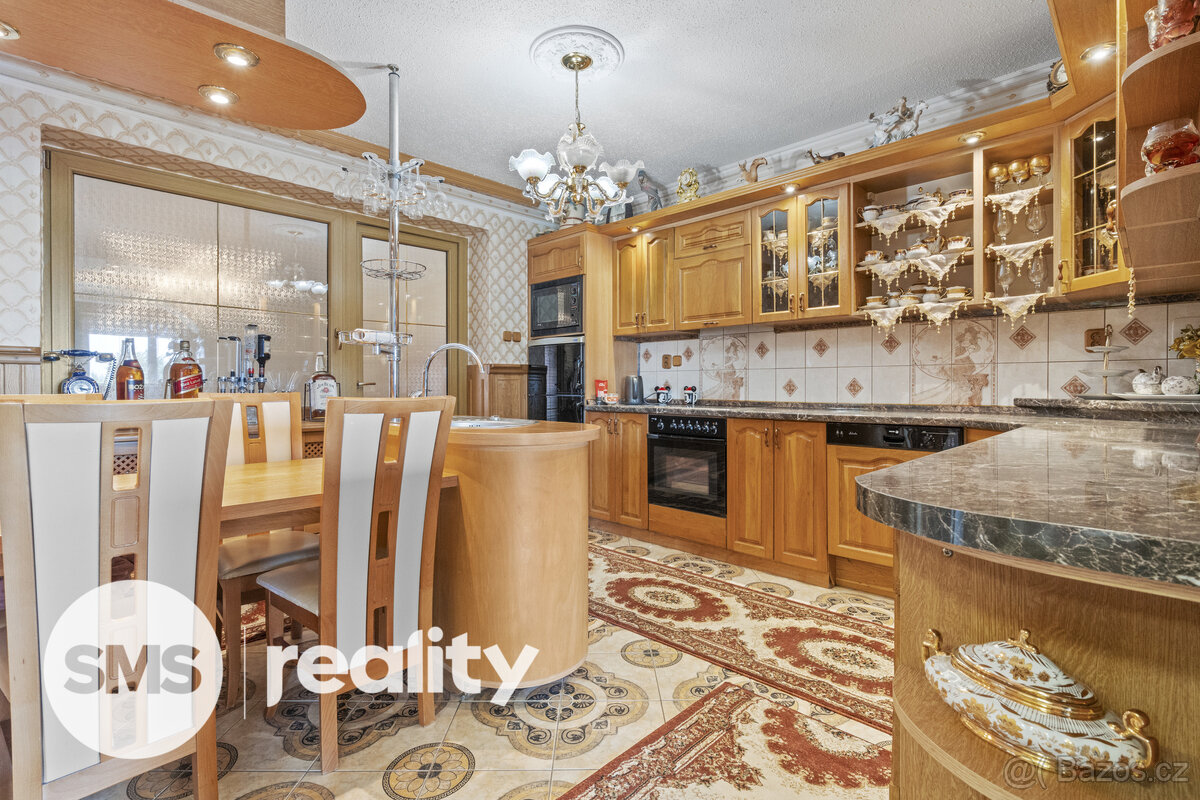 Rodinné sídlo s privátním wellness v prestižní části Ostravy - 3