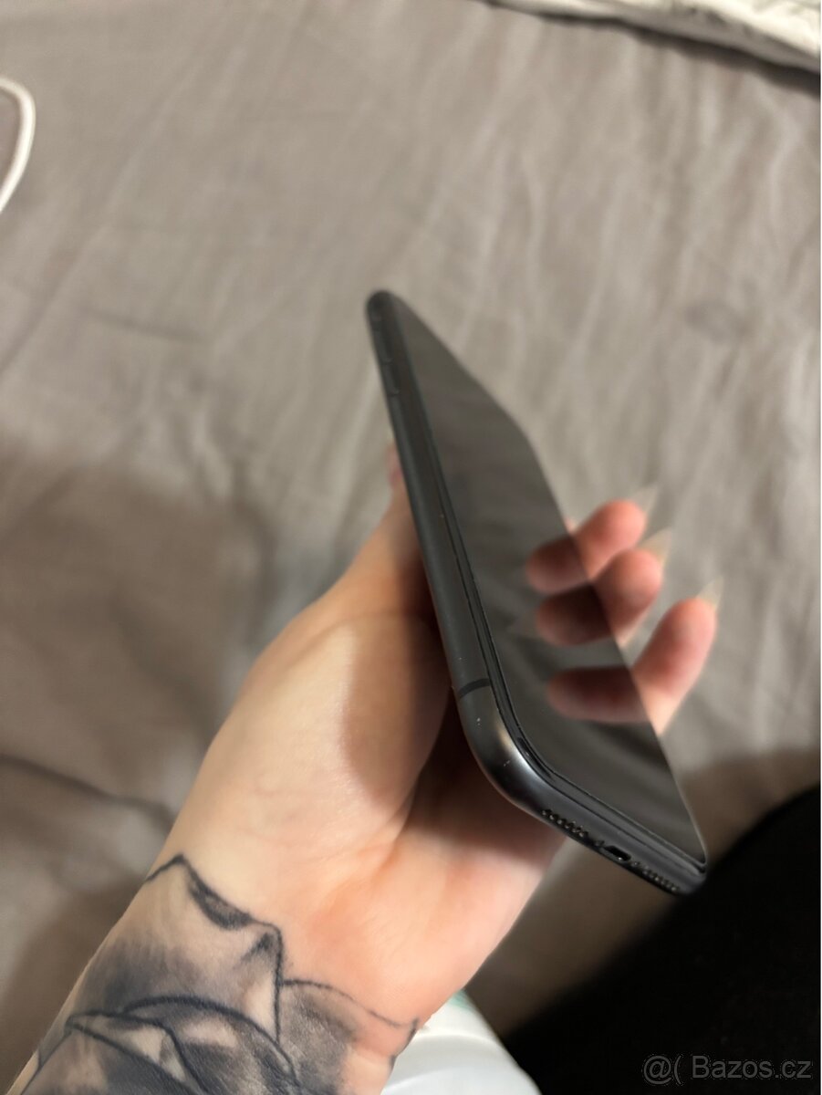 APPLE iPhone 11 64gb BlACK - KONDICE BATERIE 100% - 3