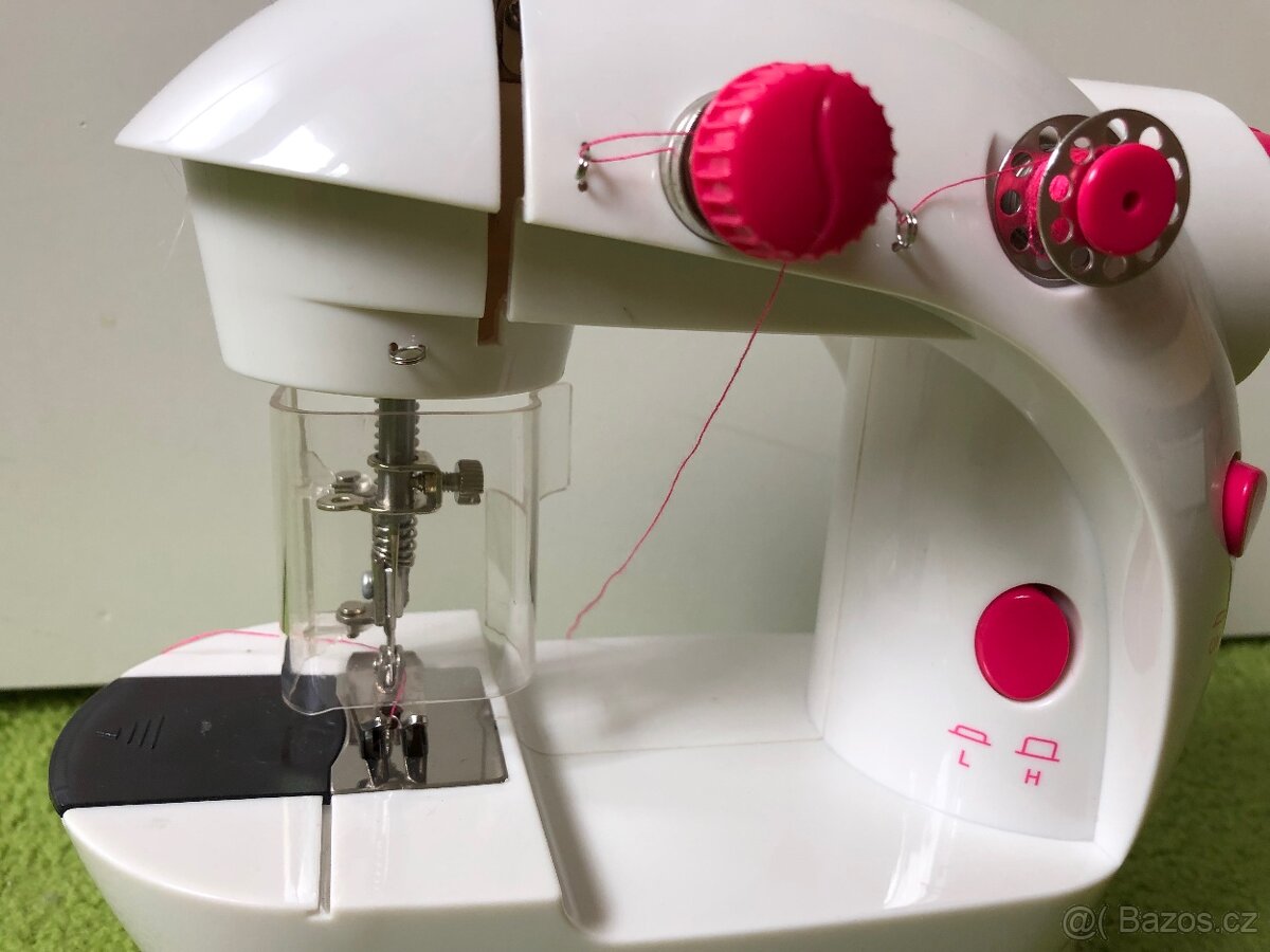 Klein dětský šicí stroj - 3