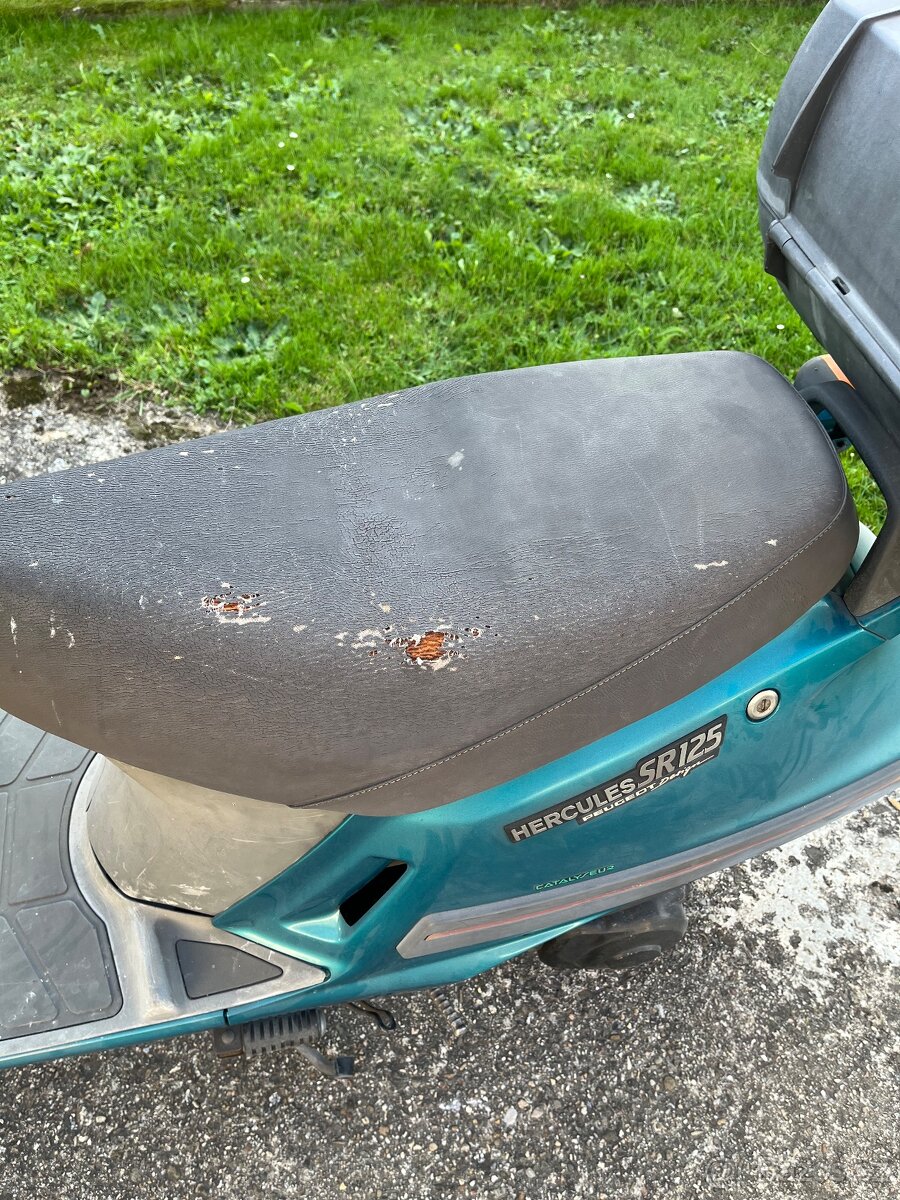 Prodam skútr Peugeot Hercules 125 SR - 3