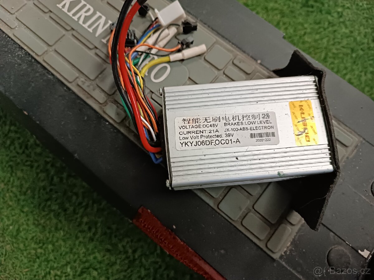 Kugoo Kirin M4 PRO na náhradní díly - 3