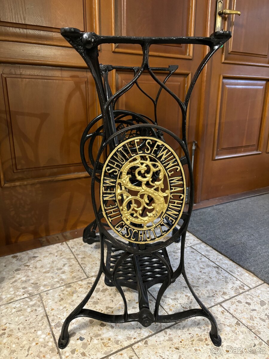 Litinové podstavce ze šicích strojů - 3