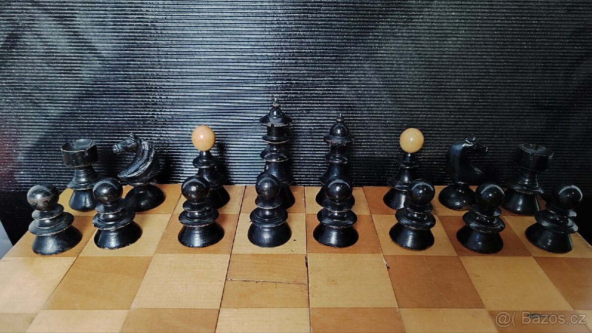 Staré dřevěné šachy - 3