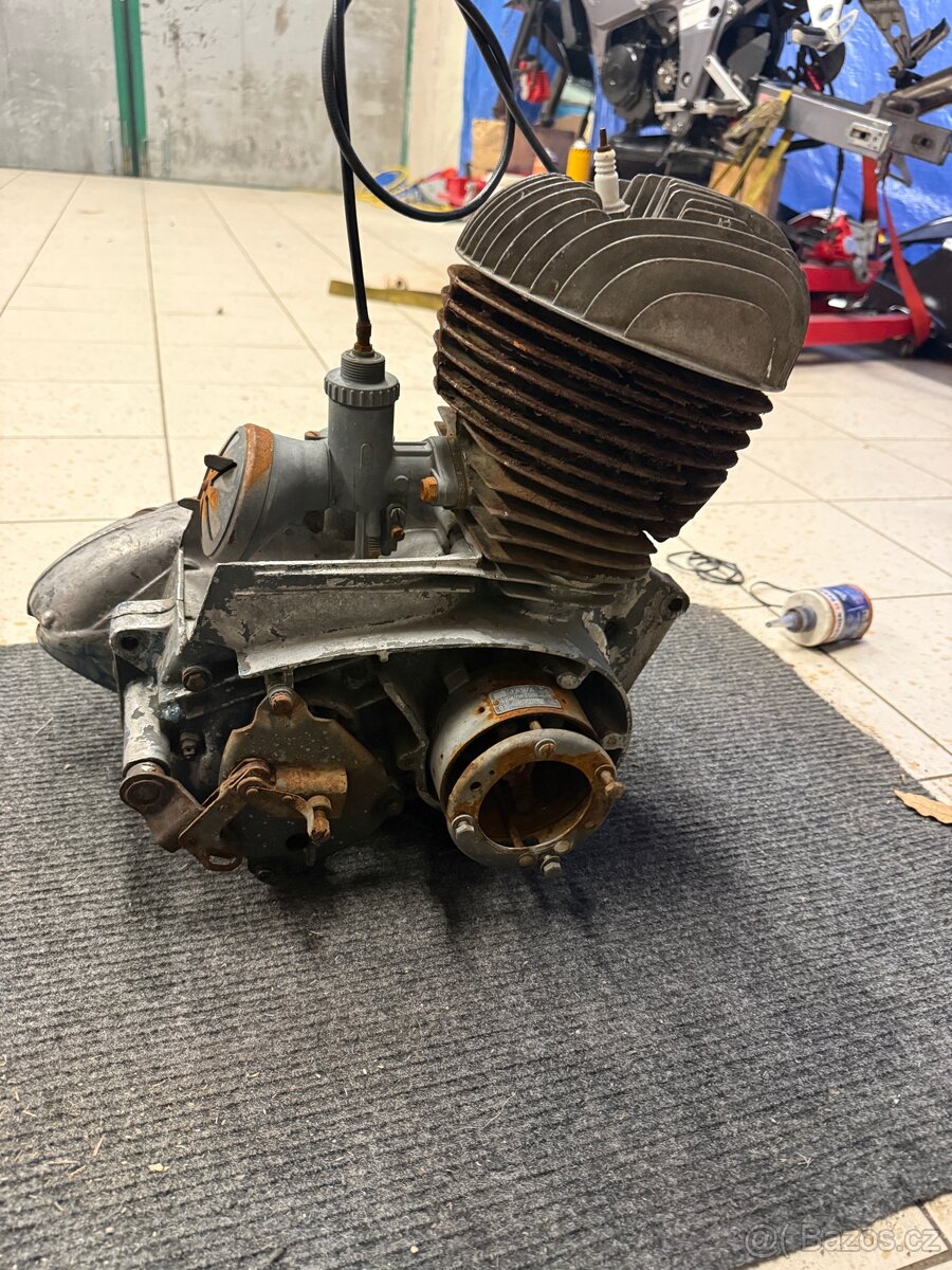 Jawa 250/559 - motor - 3