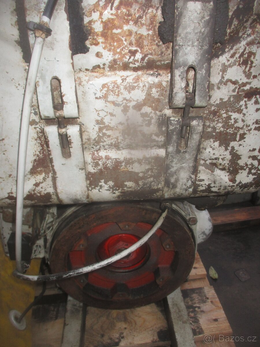 motor Slavia 2s90 - 3