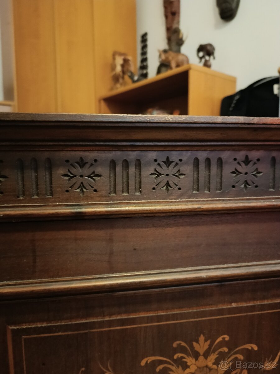 Starožitná skříňka - 3