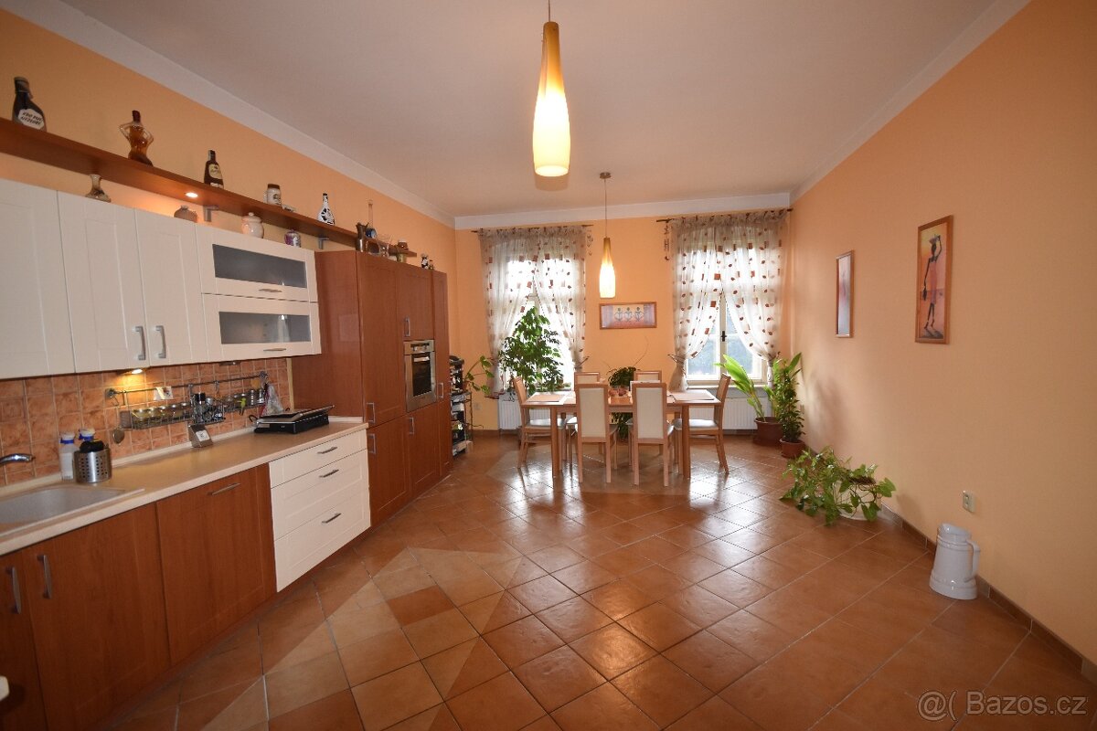 Prodej prostorného bytu 3+1 o výměře 170m² v obci Vidnava - 3