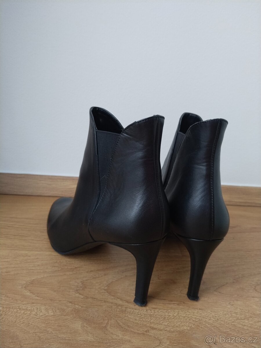 Kožené kozačky, vel. 40, jako nové - 3