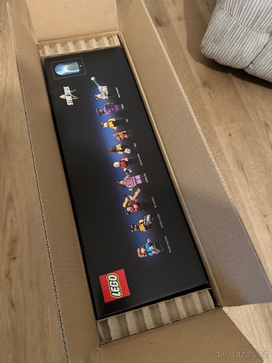 Prodám LEGO 10356 – Star Trek U.S.S. Enterprise-D - 3