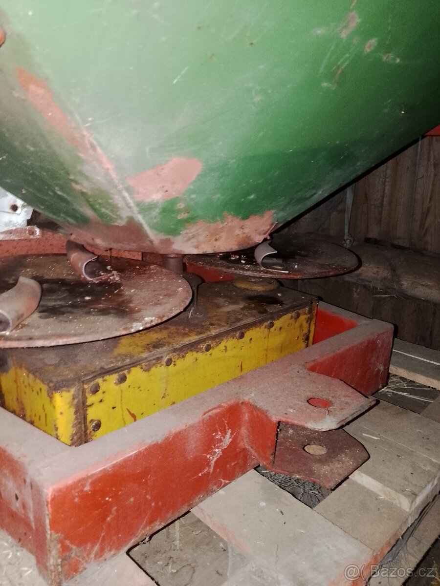 Rozmetadlo průmyslových hnojiv - 3