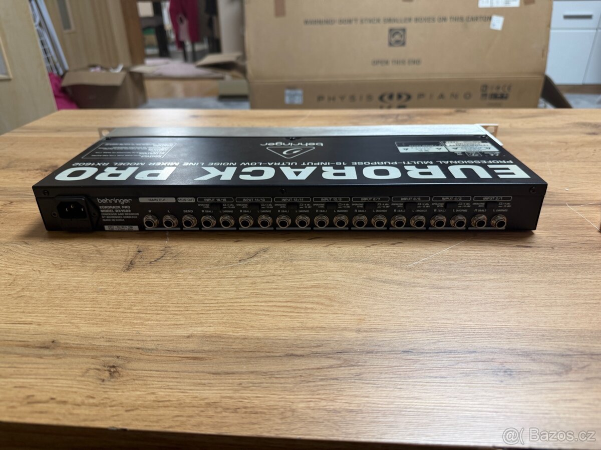 Behringer RX1602 V2 rack mixer - 3